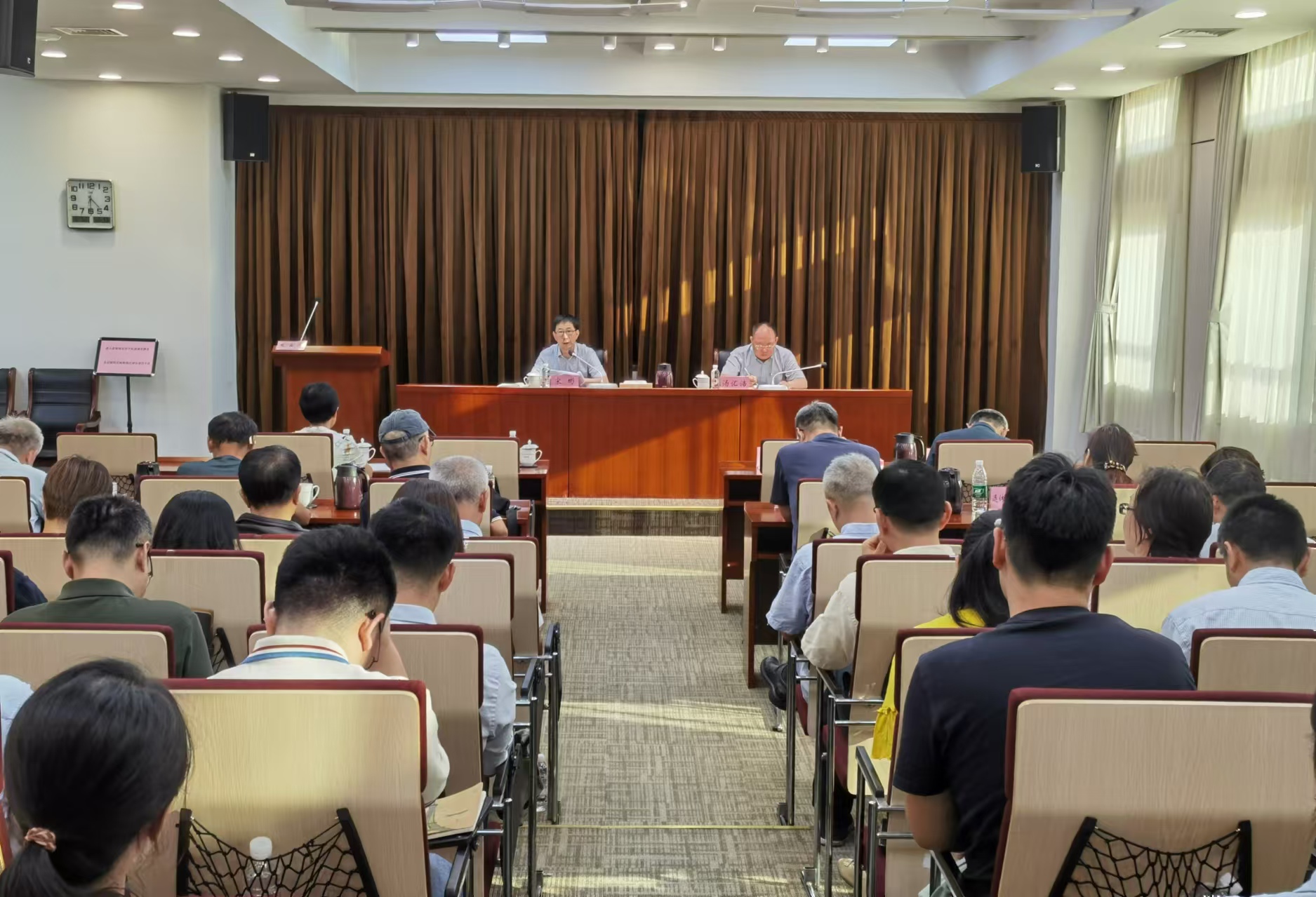 市統(tǒng)計局召開黨組（擴大）會部署推進黨紀(jì)學(xué)習(xí)教育常態(tài)化長效化